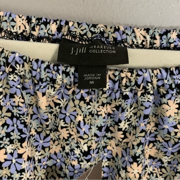 J. Jill NWT Wearever Collection‎ spring ditzy print short sleeve shirt. Size M - Picture 3 of 12